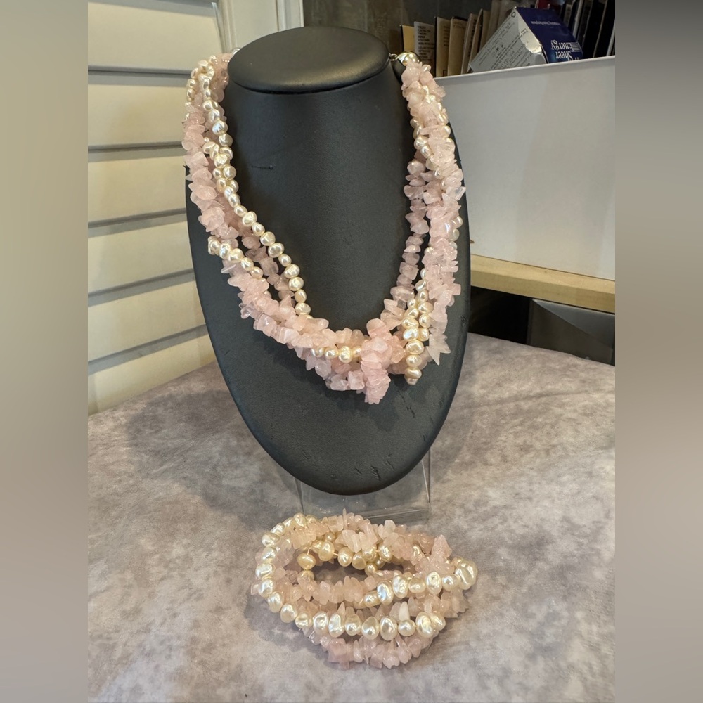 Elegant Pink Rose Quartz and freshwater Pearl Twist Necklace Set